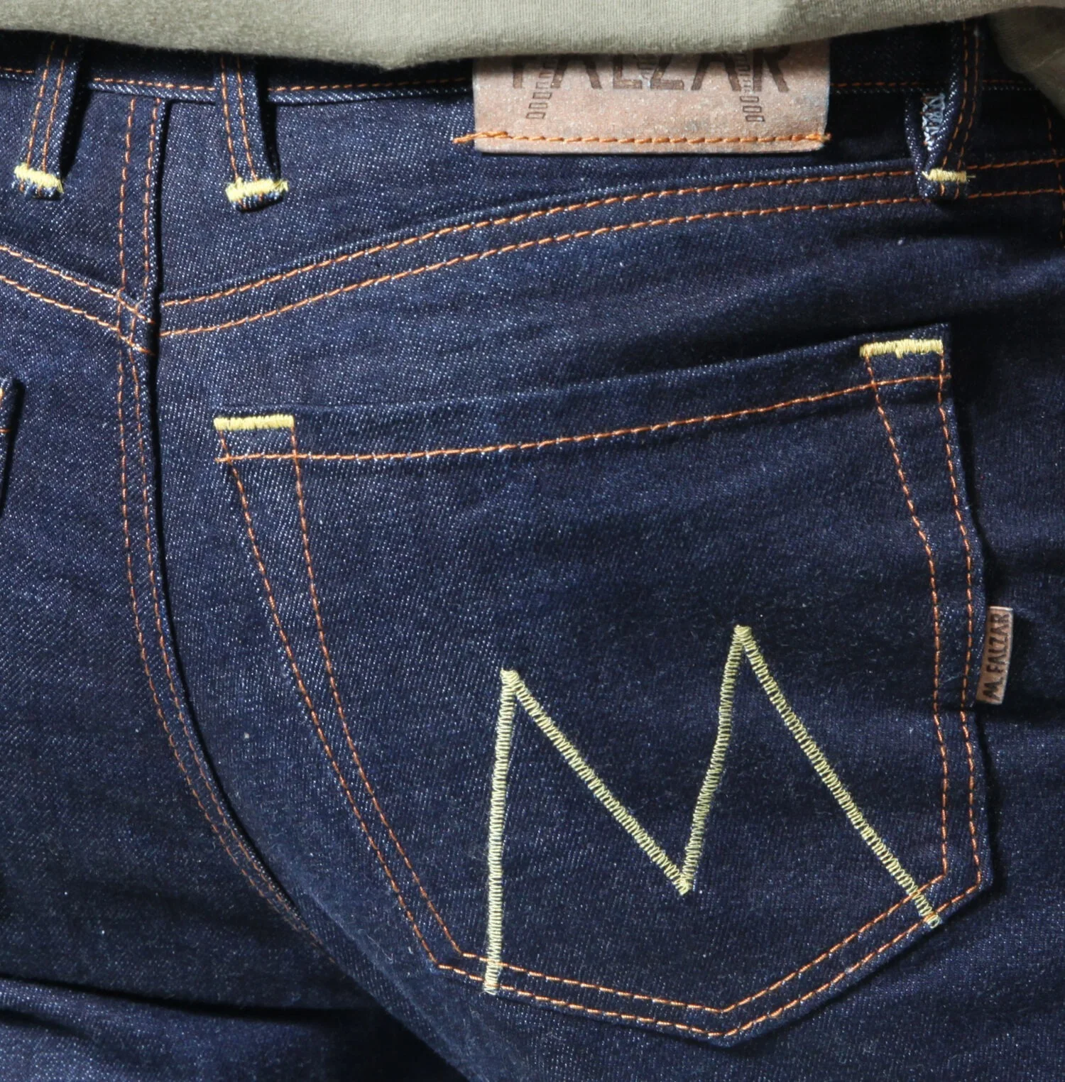 Les jeans selvedge  ajustés à vos mesures – Image 3